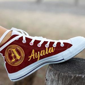 Meet your Posher, Pili